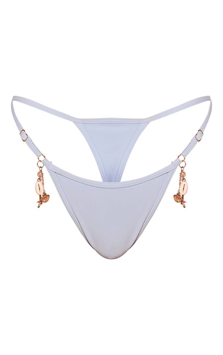Bleu Pâle Bas De Bikini String Avec Détail De Breloques
