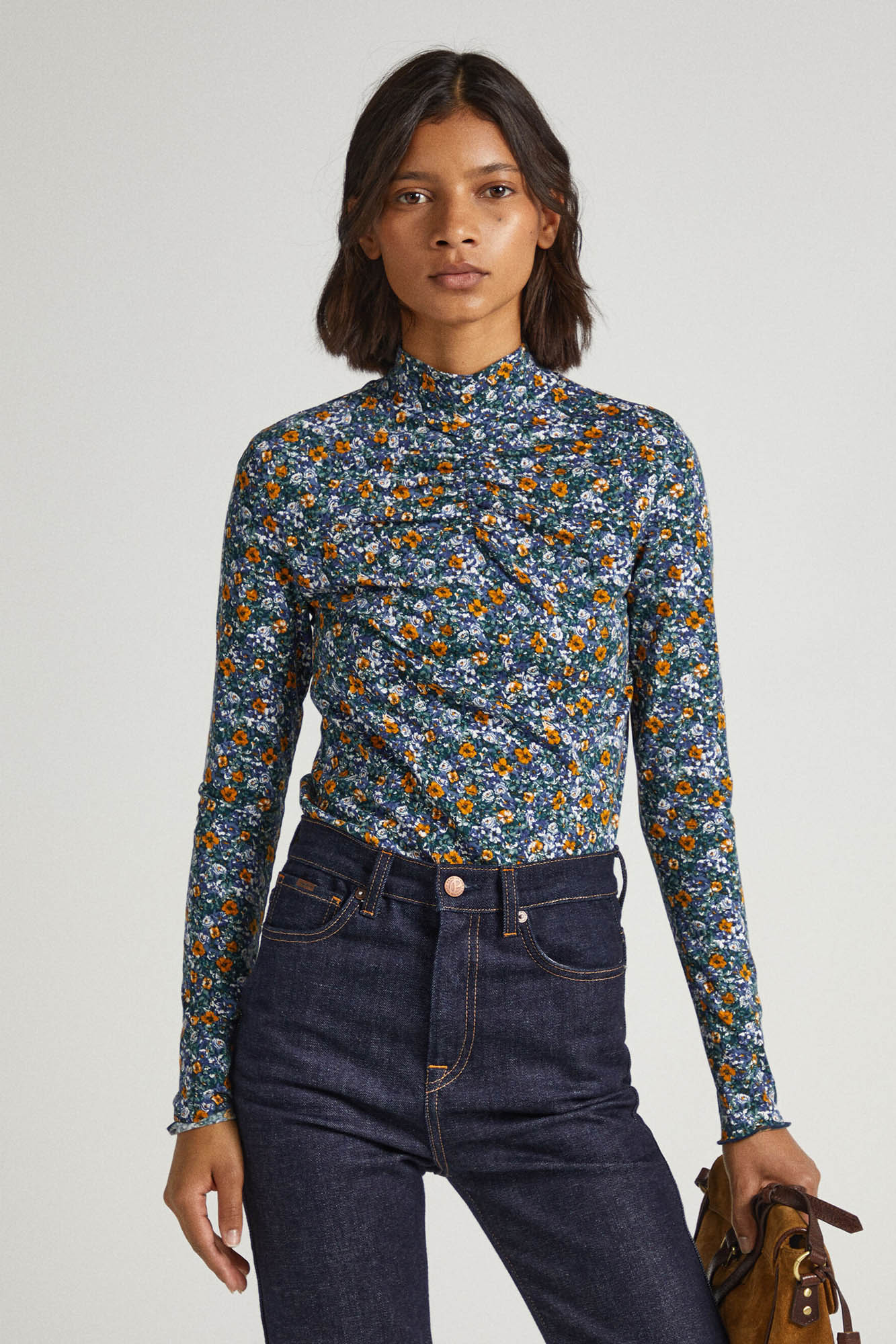 Camiseta com estampa floral