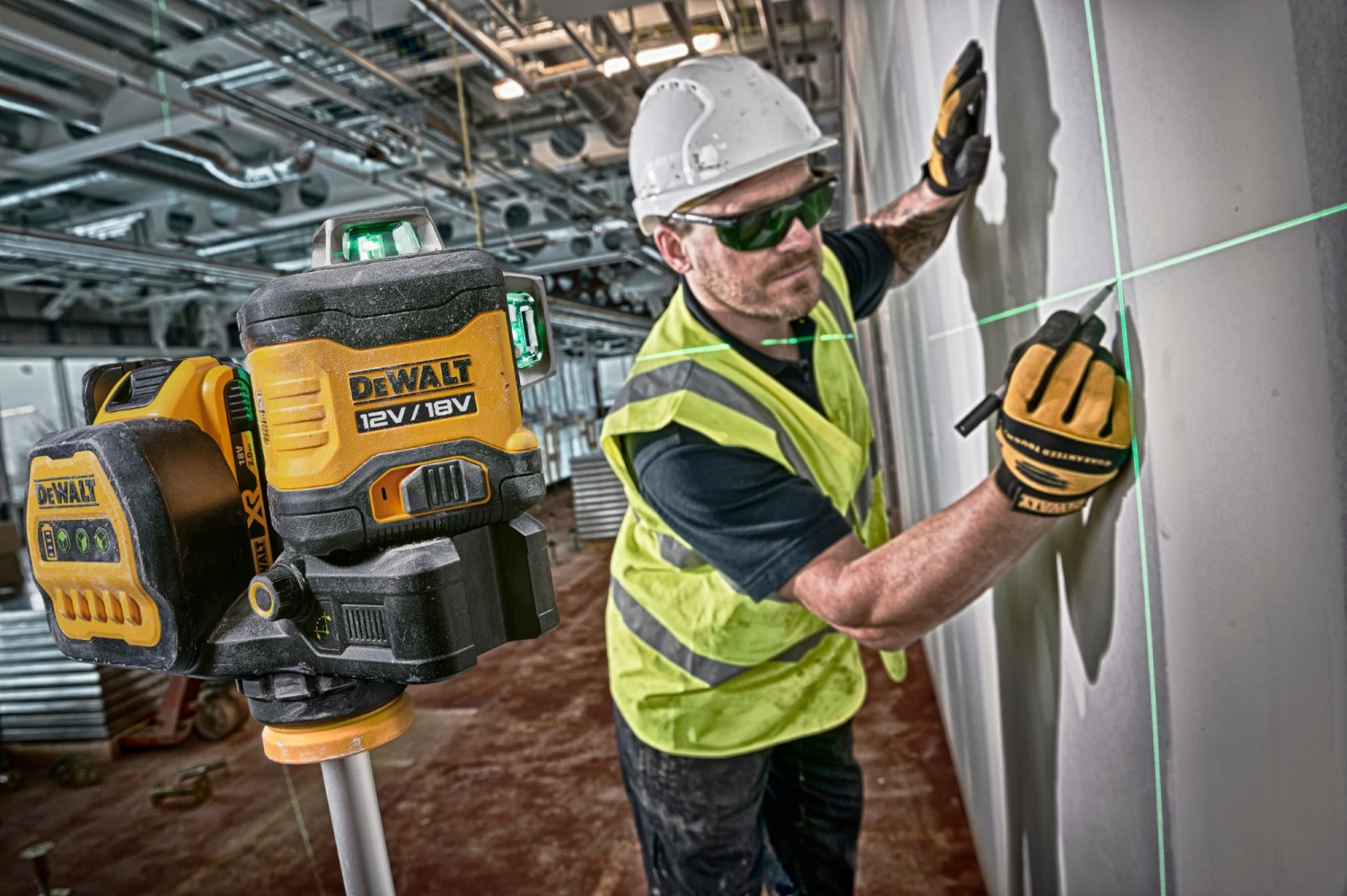 DeWALT DCE089D1G18 12V / 18V Li-ion accu zelfnivellerende 3x 360 graden kruislijnlaser set (1x 2.0Ah accu) in koffer - 3 lijnen - 30m - groen