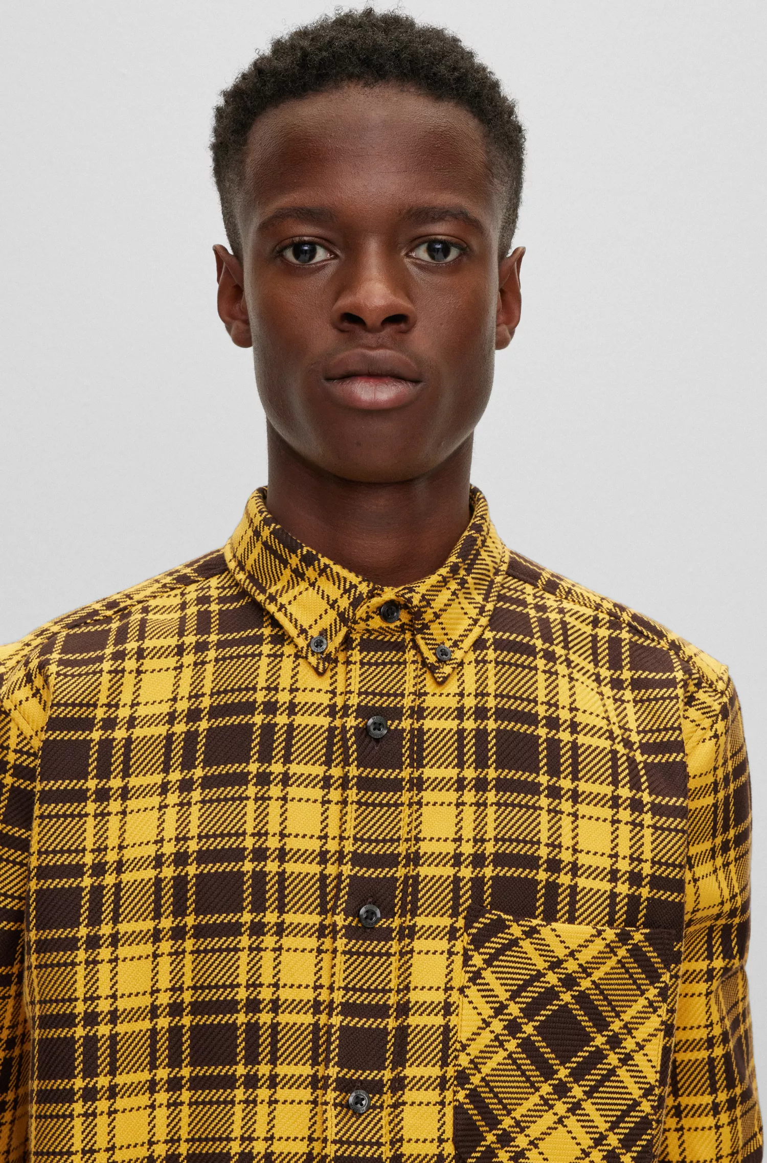 Camisa HUGO vermelha de modelagem relaxada em flanela xadrez de algodão orgânico.