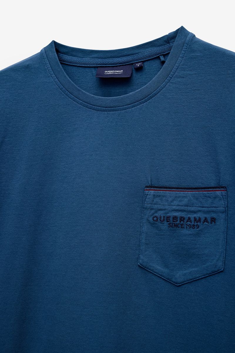 T SHIRT COM BOLSO E PIPING