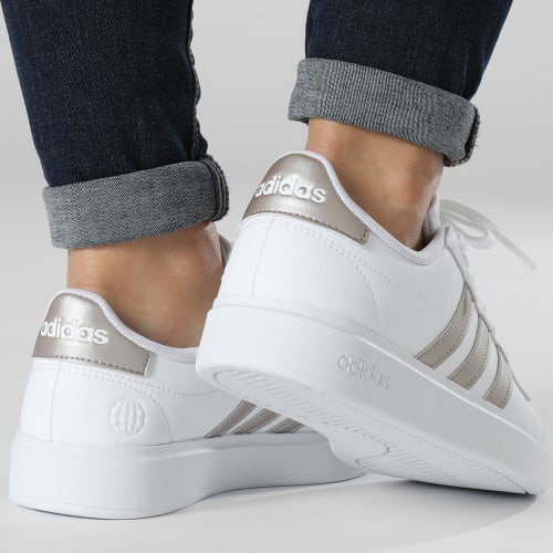 Baskets Femme Grand Court 2 GW9215 Footwear White Plaster Metallic
