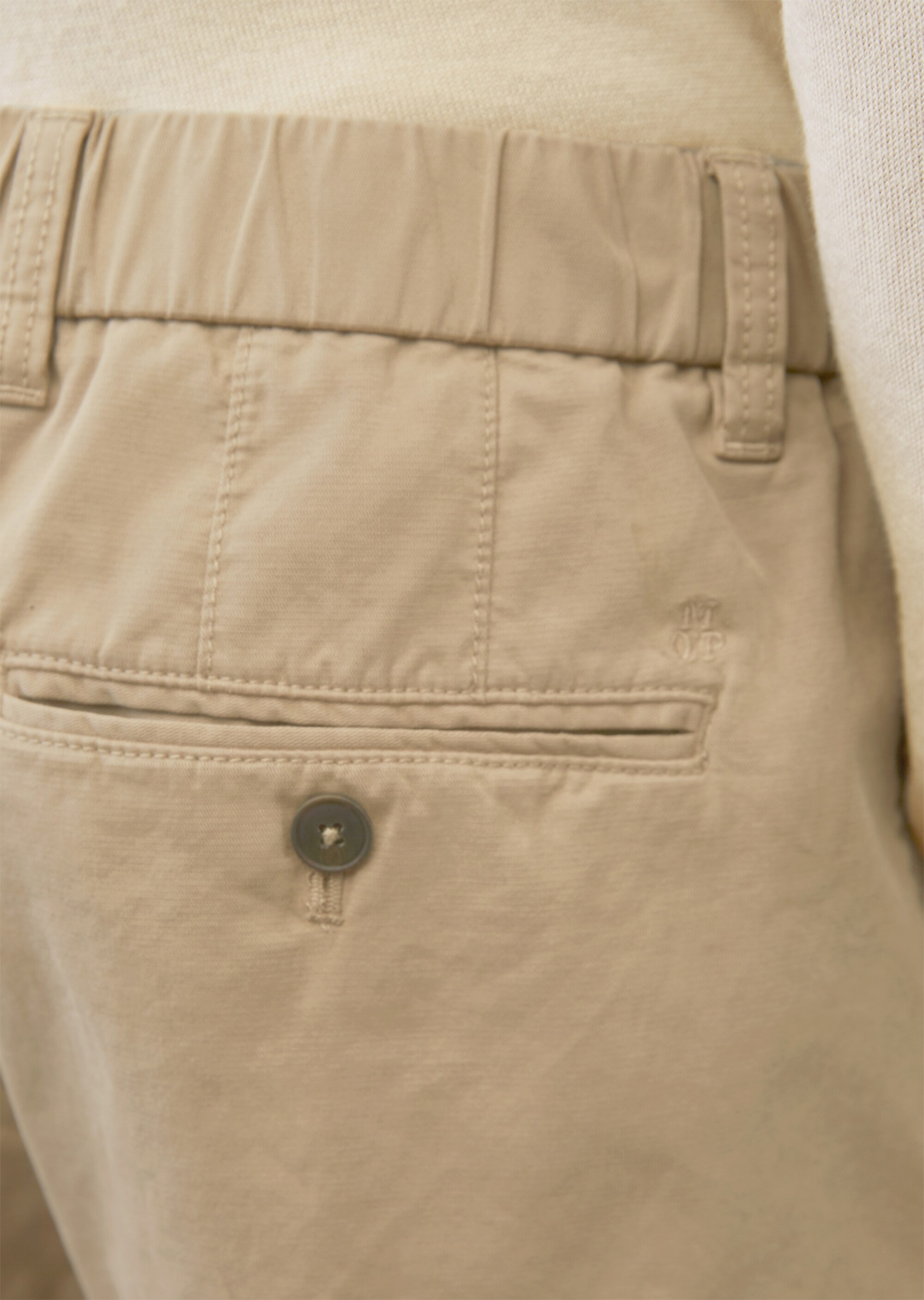 Chino - Modell OSBY Jogger pleats aus hochwertigem Bio-Baumwolle-Mix