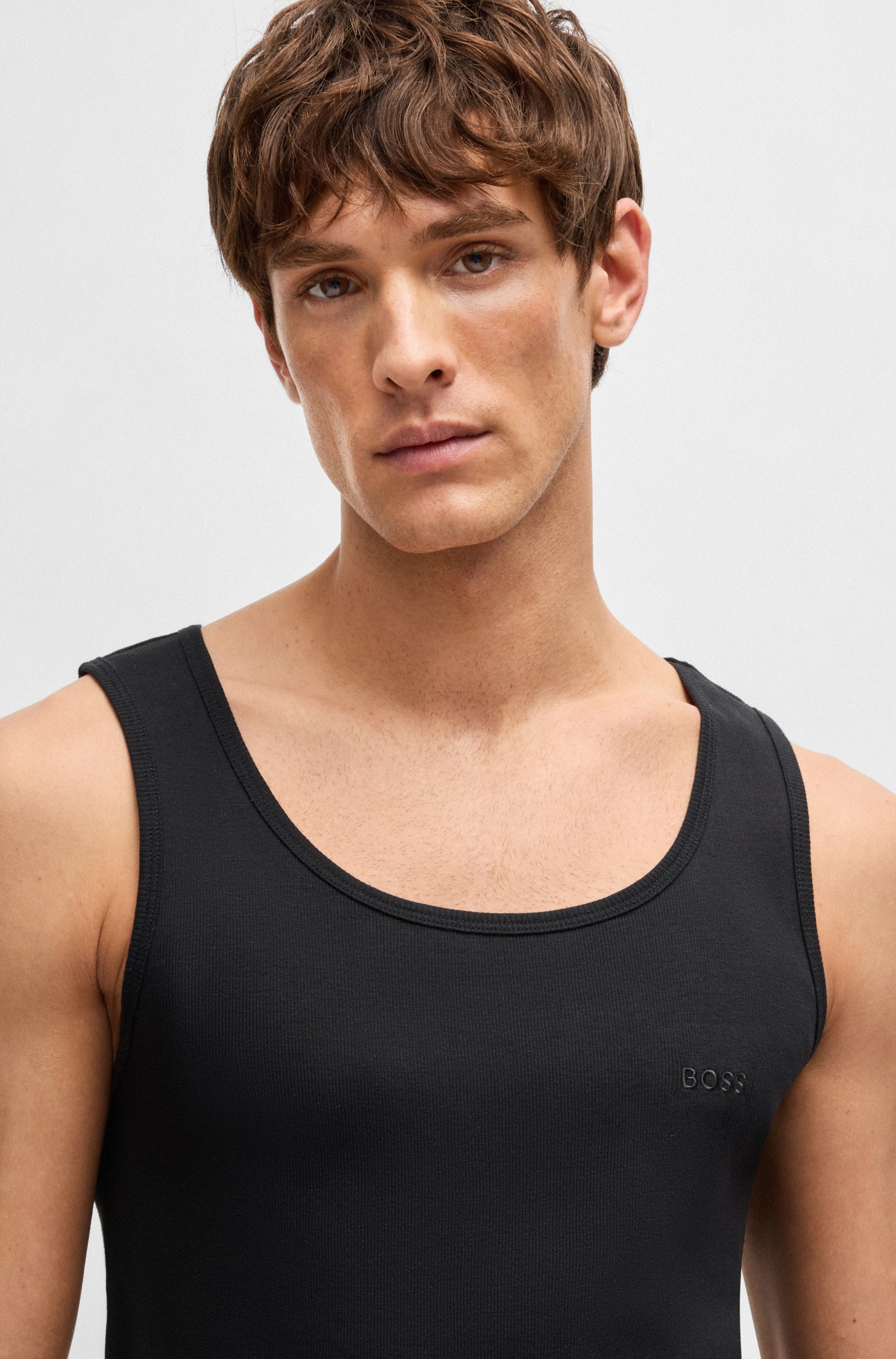 BOSS Tanktop »3P RibClassic BOSS ONE«, Ton in Ton Stickerei auf der Brust