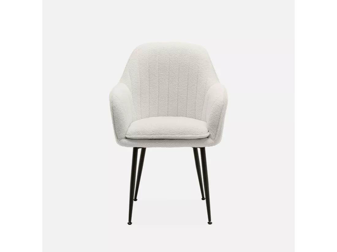 Fauteuil en bouclette et pieds en métal noir mat. Shella L 57x P 59 x H 84.5