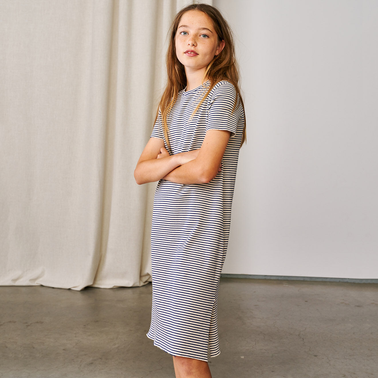 Bellerose Robe t-shirt côtelée Cath à rayures marine/écru