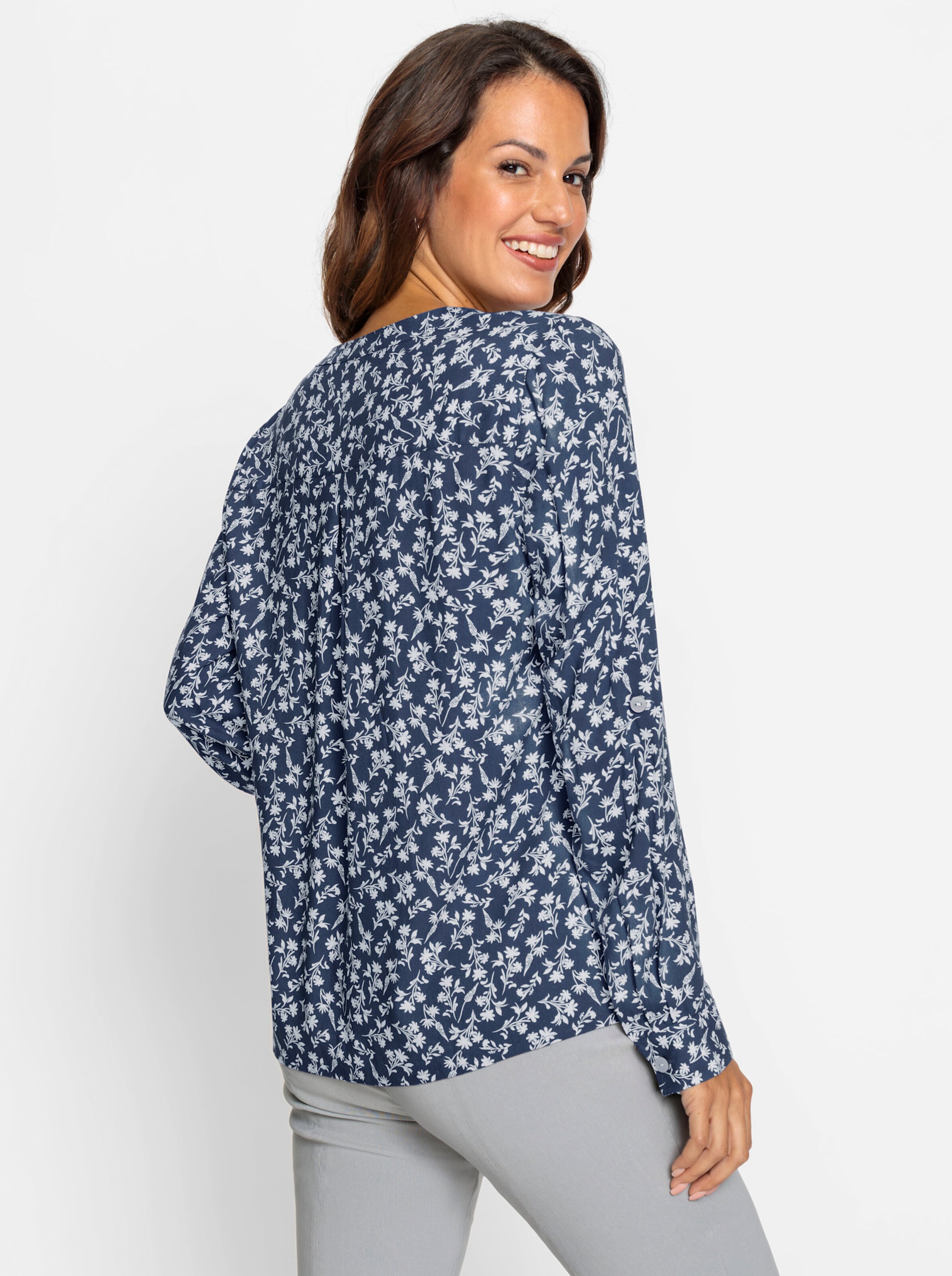 Bluse in rauchblau-weiß-bedruckt