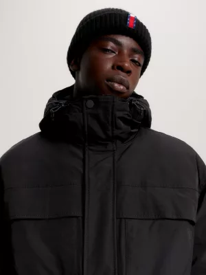 Parka com capuz, acolchoada e com vários bolsos