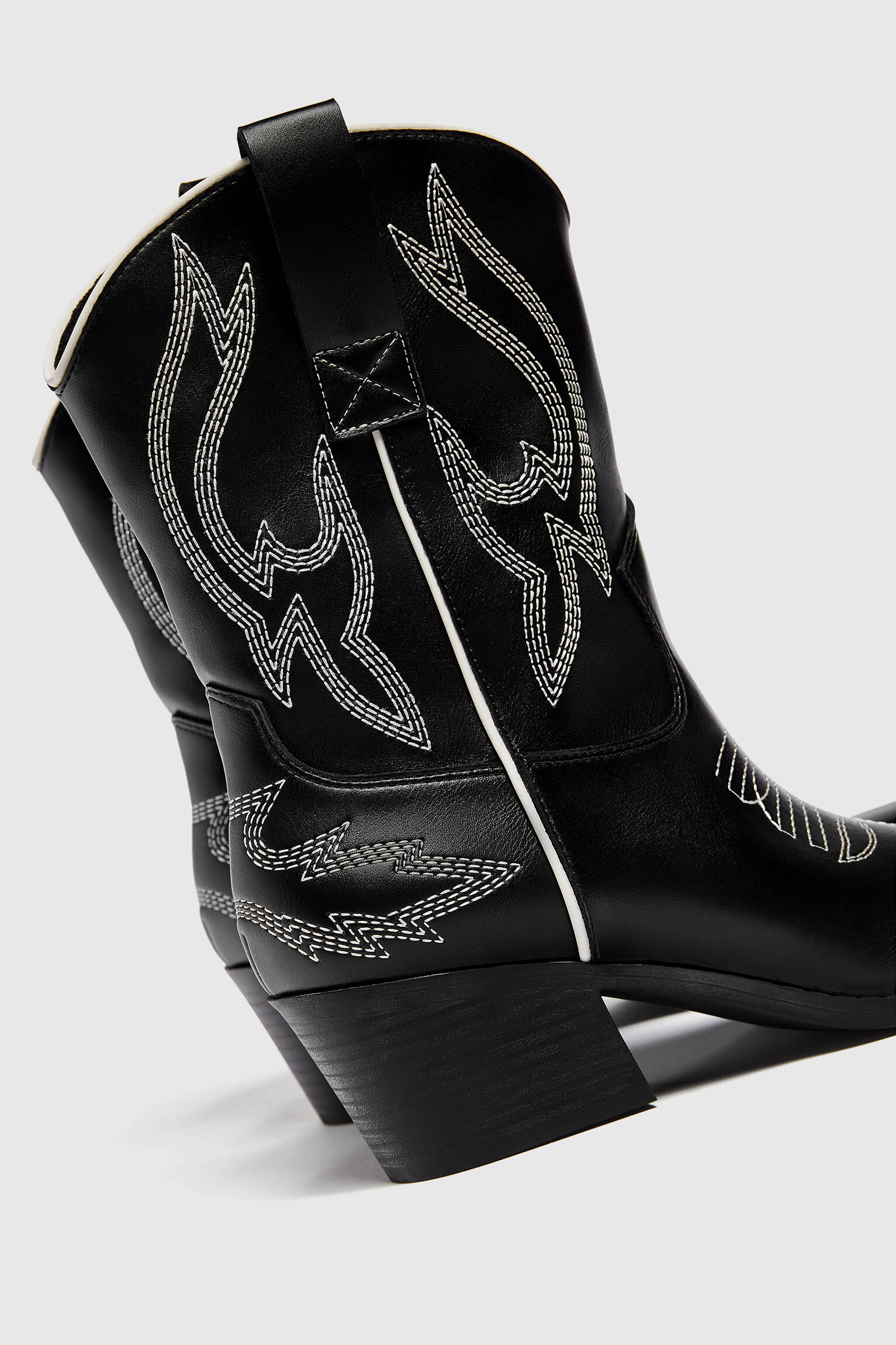 BOTA DE COWBOY - PRETA