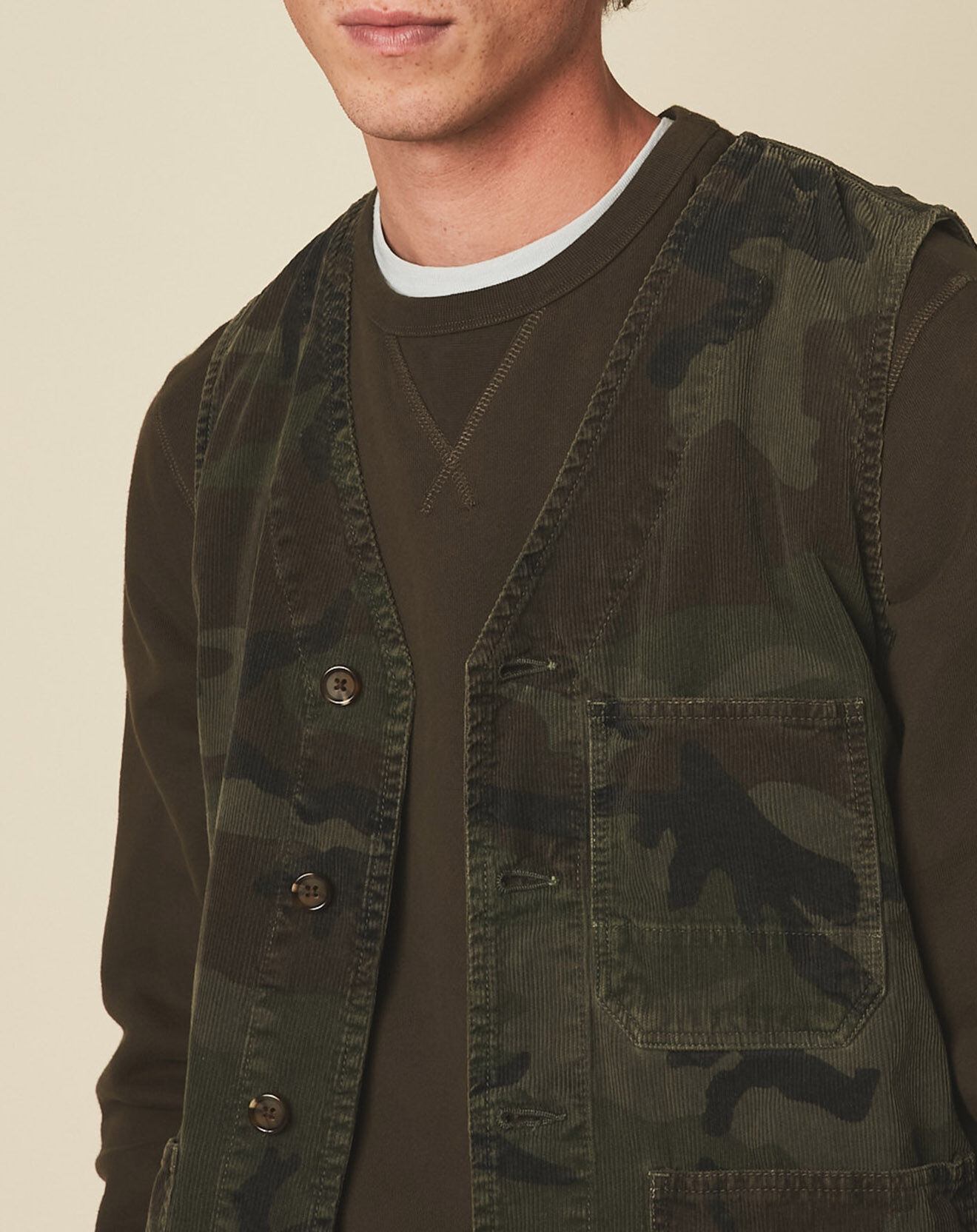 Hartford Gilet en Velours côtelé Will camo overdyed/vert forêt