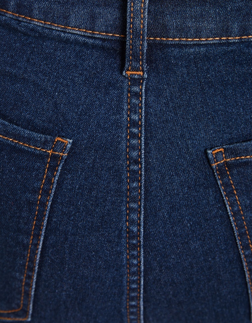 Shorts jeans de cintura alta com elastano