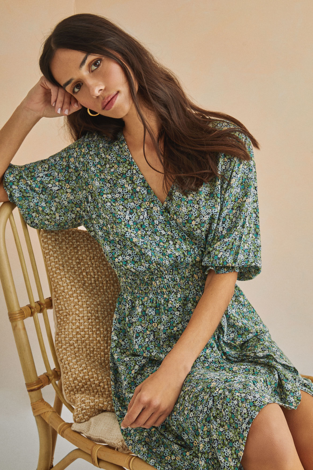 Vestido midi verde estampado com modelagem evasê - estampado