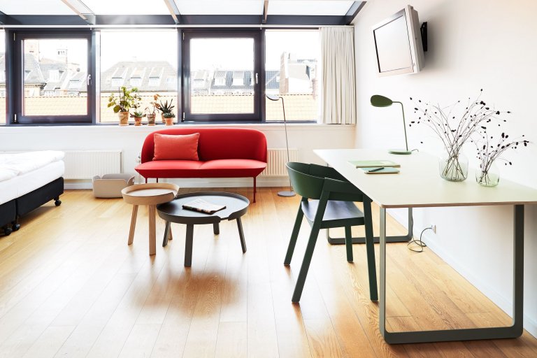 Muuto 70/70 bureau 170x85 zwart