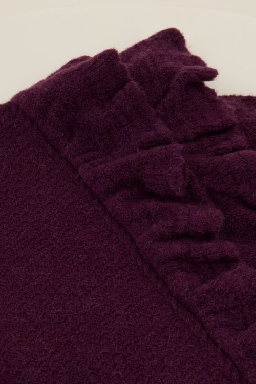 Paarse trui met ruffles