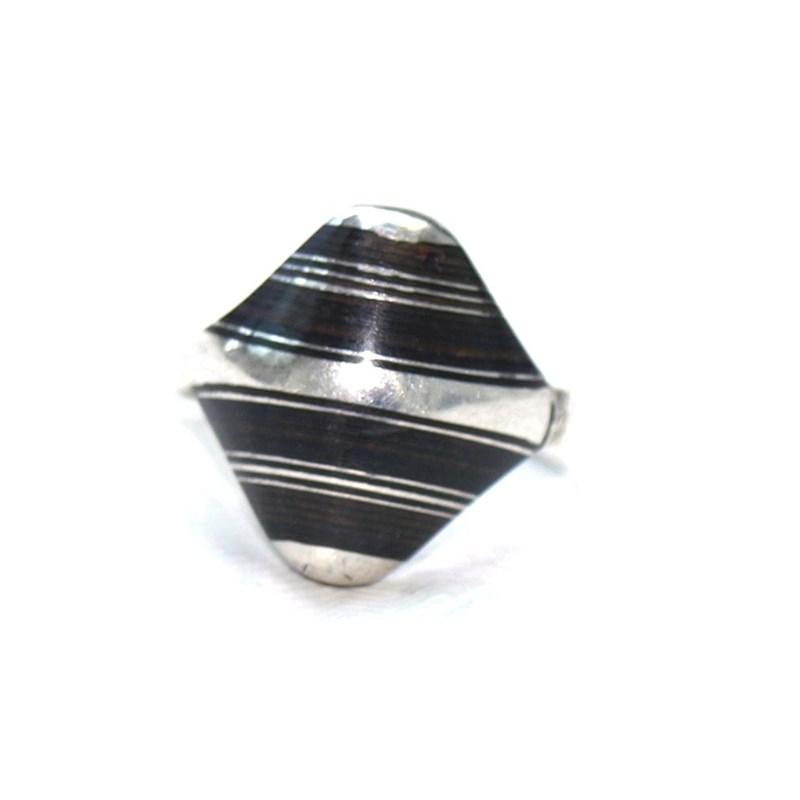Bague ethnique ébène