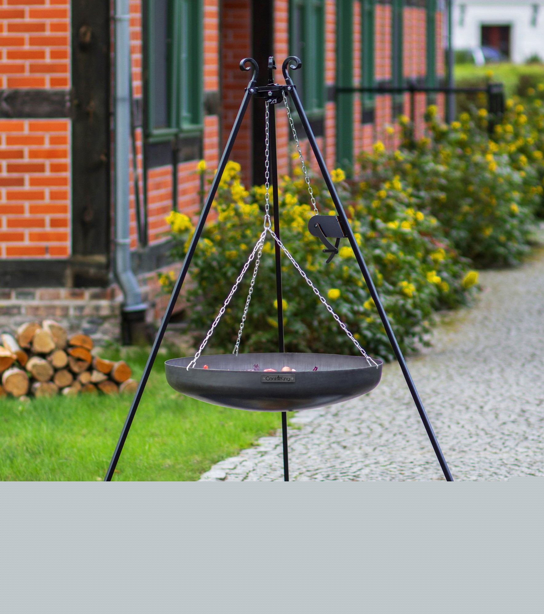 Wok am Dreibein, 200 cm Höhe, Rohstahl, 60 cm Durchmesser + Kurbel