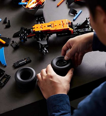 LEGO? Technic - McLaren Formula 1-racerbil 42141 - 1432 Dele