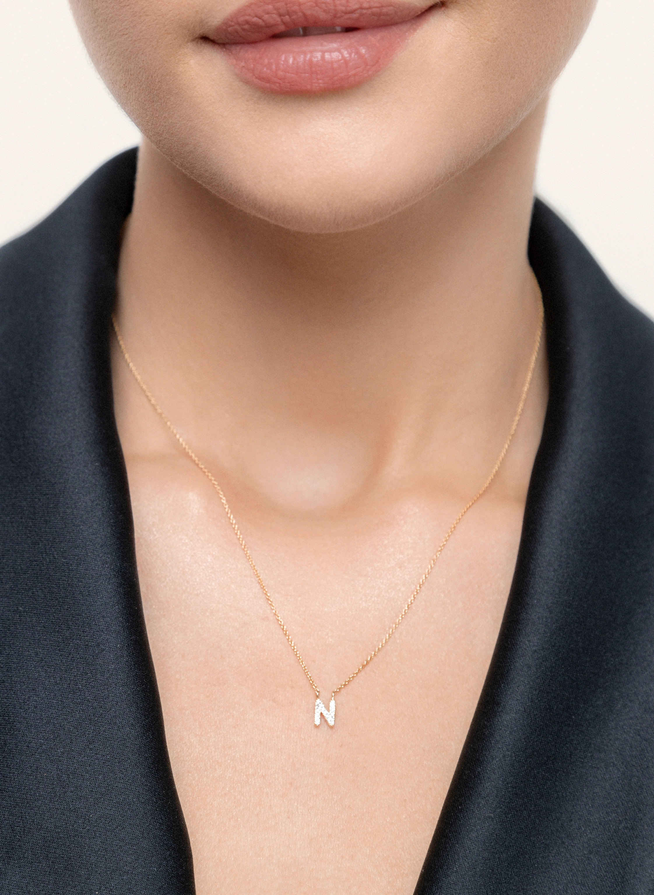 Leaf INITIALIEN Halskette „N“ aus 14 Karat Gelbgold mit Diamanten