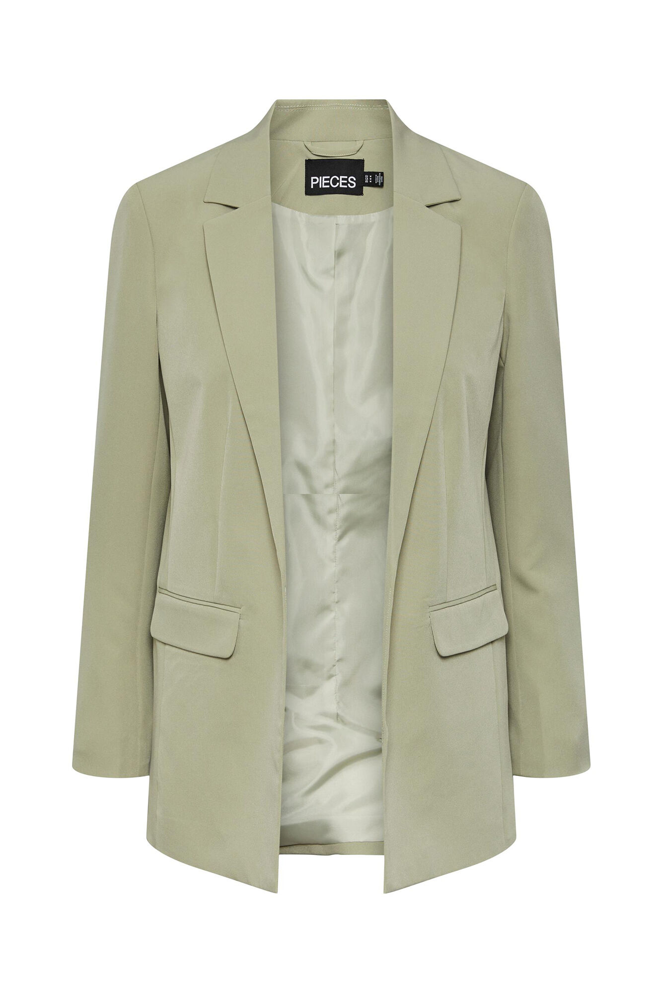 Blazer oversized com mangas compridas, bolsos falsos e lapela no decote.