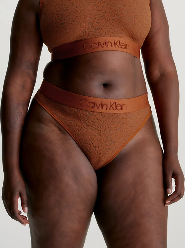 Calcinha fio dental de renda plus size - Intrinsic