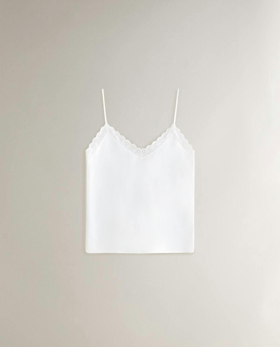 BLUSA COM DETALHES EM RENDA