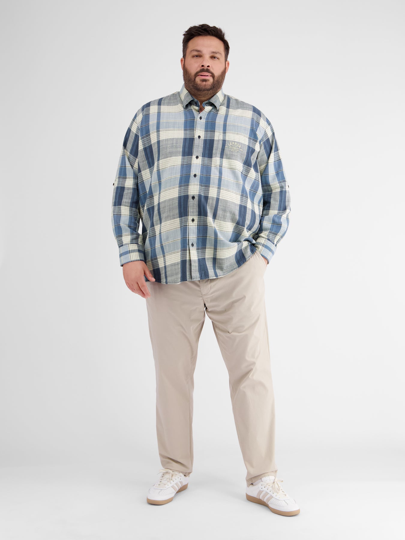 Kariertes Herrenhemd von 3XL bis 6XL mit verdecktem Button-down-Kragen