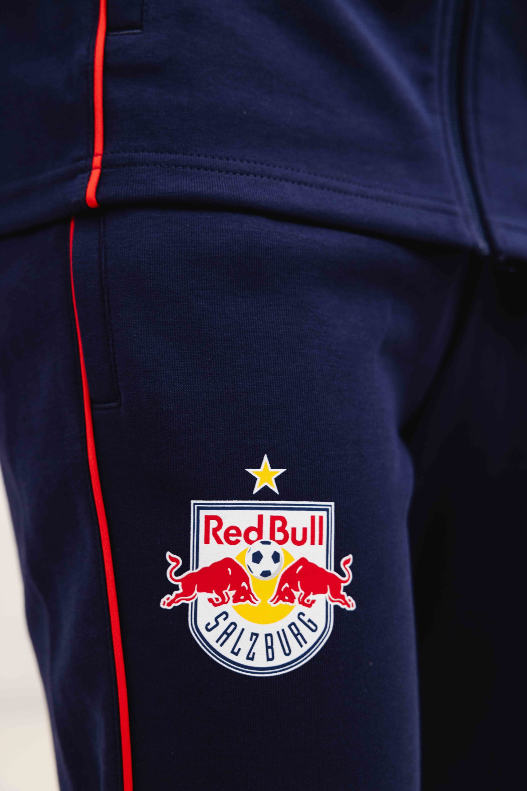 Red Bull Salzburg Casuals Hooded Trainingspak Senior 2024/2025