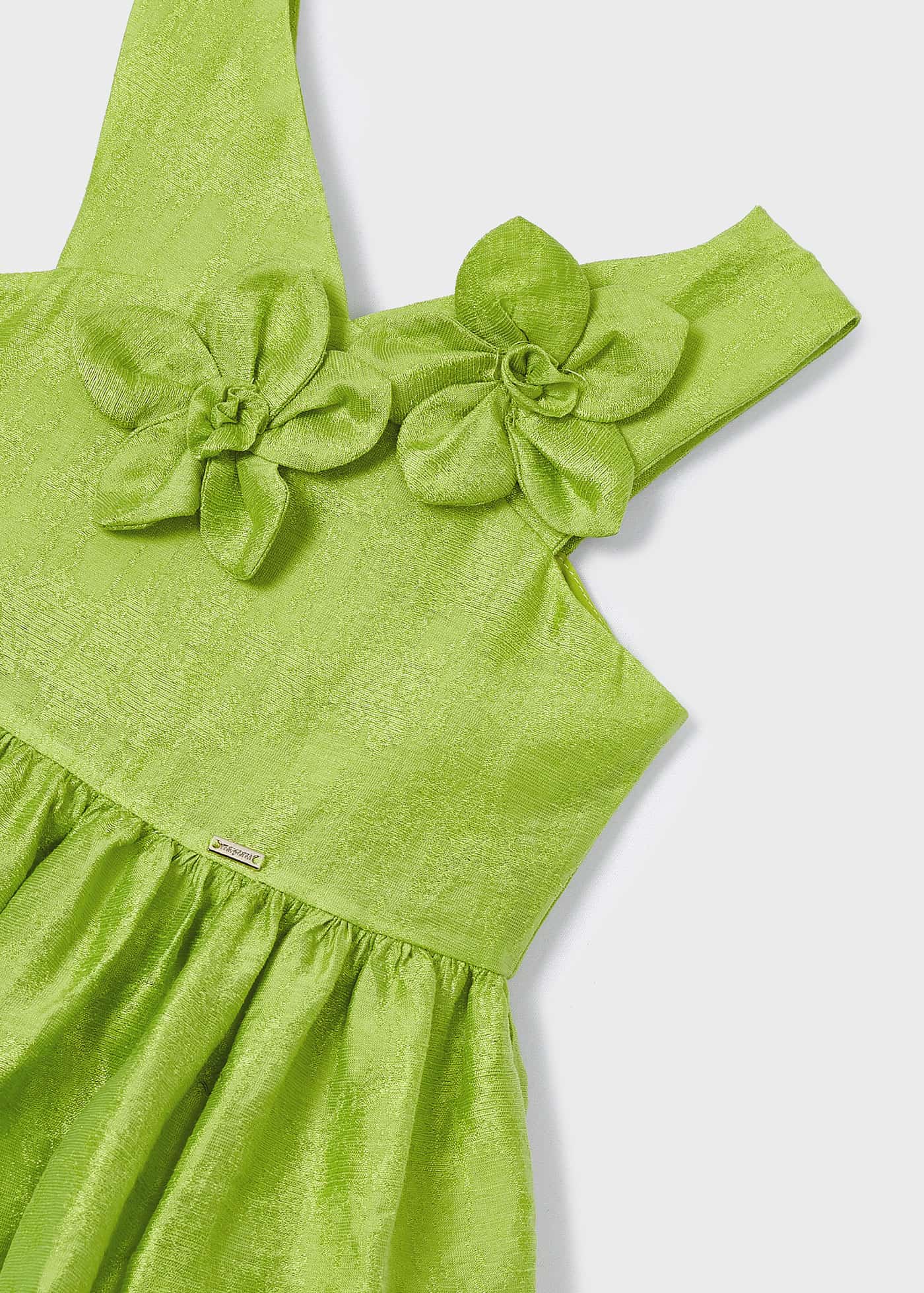 Vestido nude de linho com relevo floral para meninas