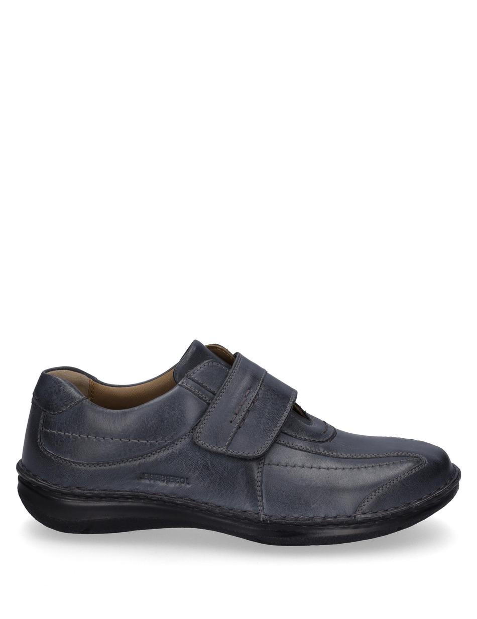 Slipper Alec, ocean