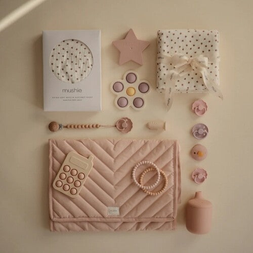 Mushie sensorische speelgoedtelefoon - blush