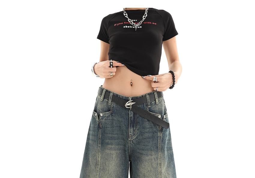 Elyou - Low Rise Washed Knielange Denim Shorts