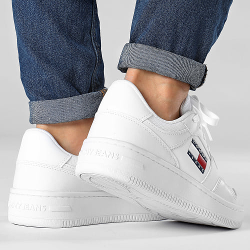 Baskets Femme Retro Basket Essential 2505 White