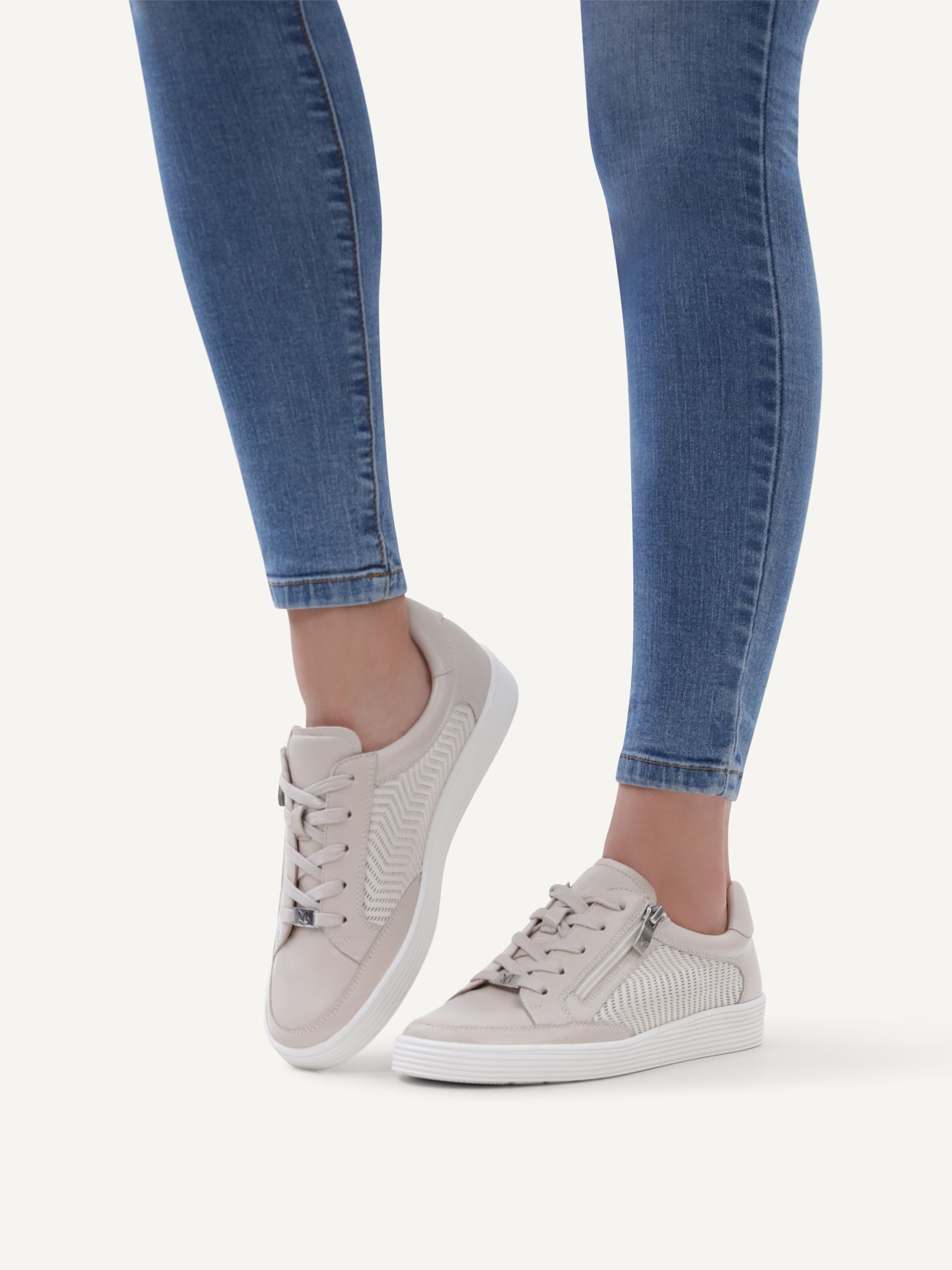 Sneaker