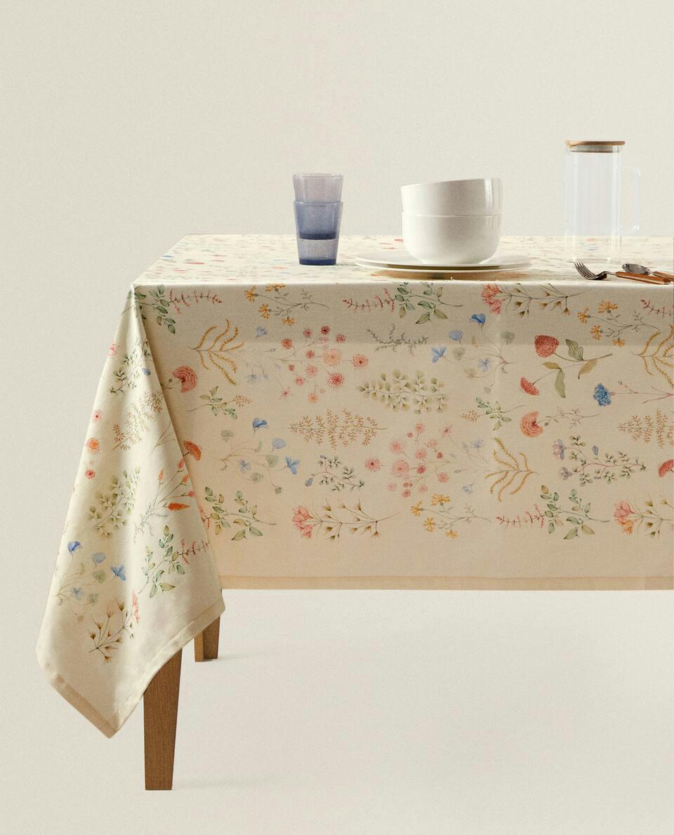 TOALHA DE MESA COM ESTAMPA FLORAL