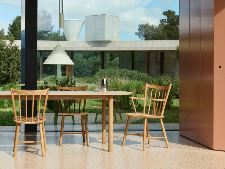 Hay Annex tafel Oblong 240x95 gelakt eiken