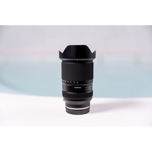 Objectif zoom Tamron. 25-200mm F/2.8-5.6 Di III VXD G2