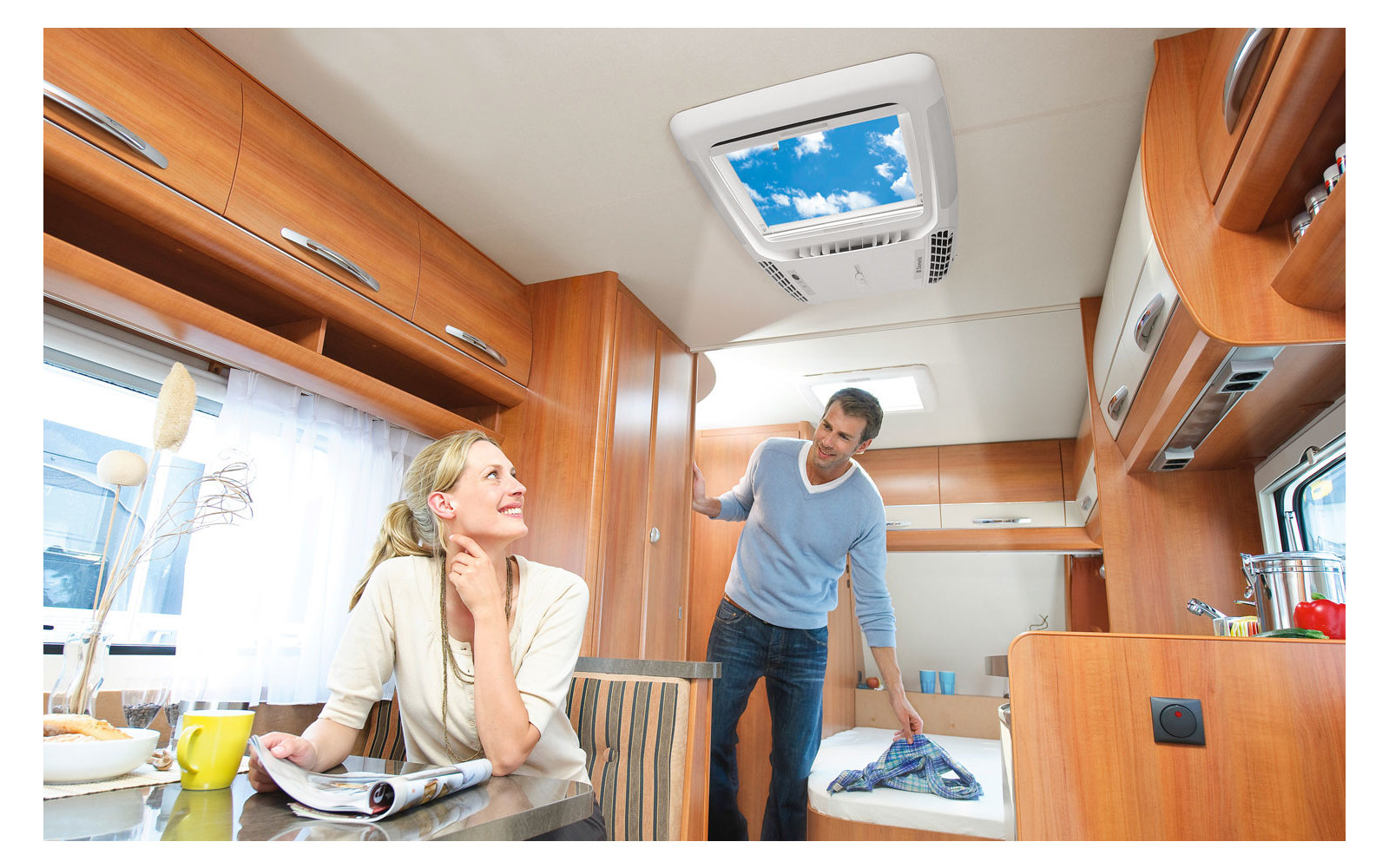 Dometic FreshLight 2200 Dachklimaanlage mit Dachfenster 2.200 W Weiß