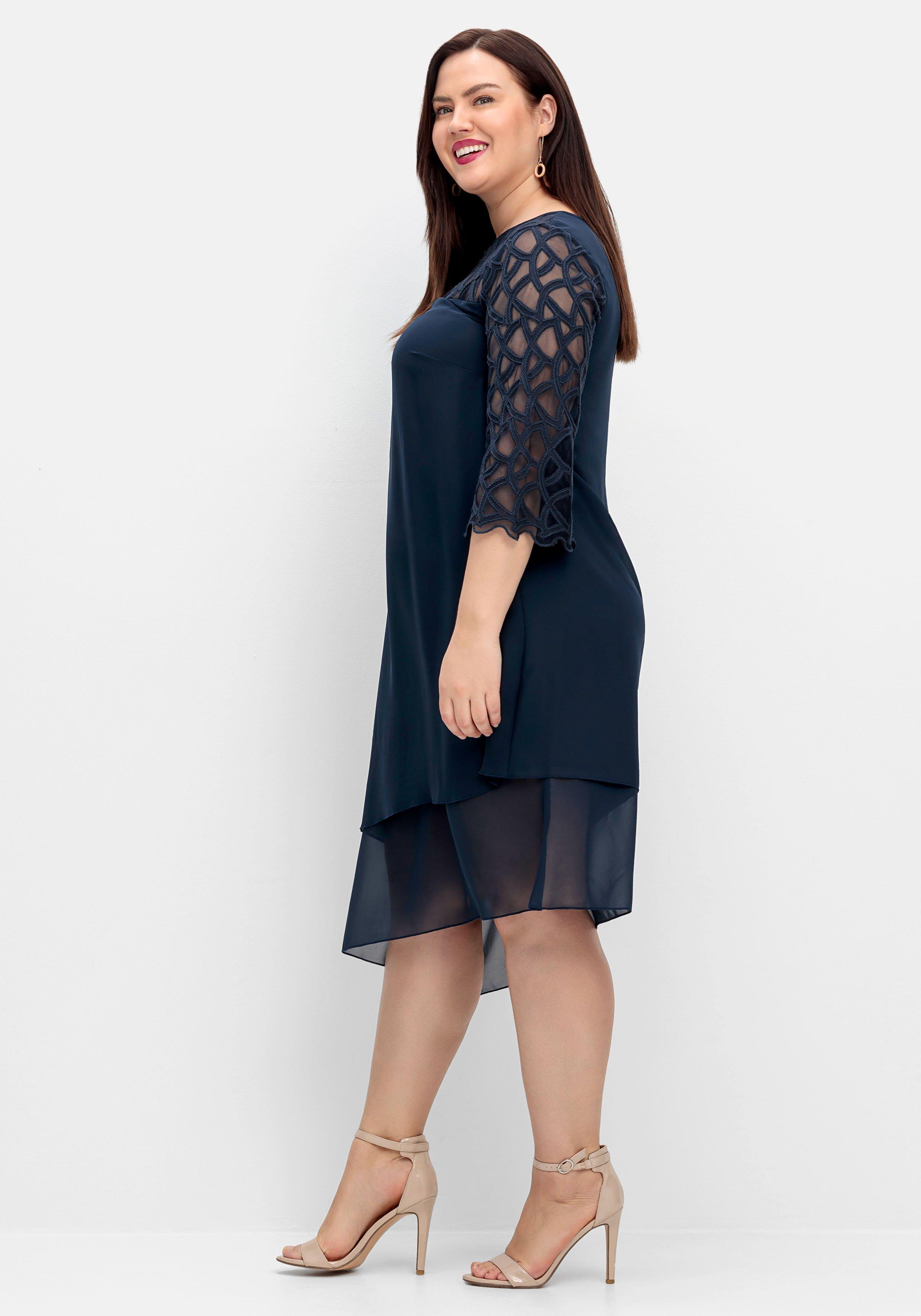 Cocktailkleid mit Zierborten, im Lagenlook