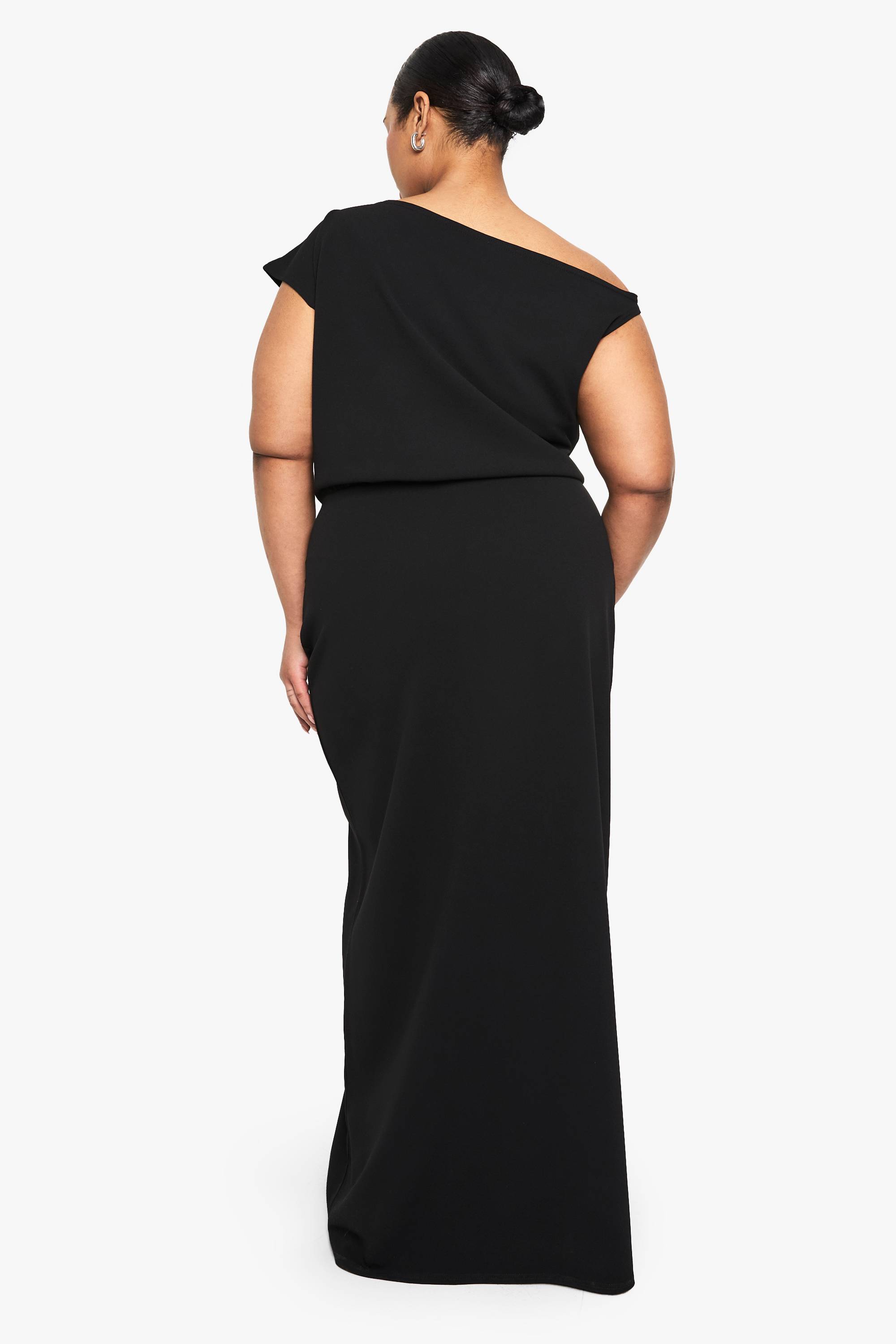 boohoo ROBE MAXI ASYMÉTRIQUE FRONCÉE EN GRANDE TAILLE