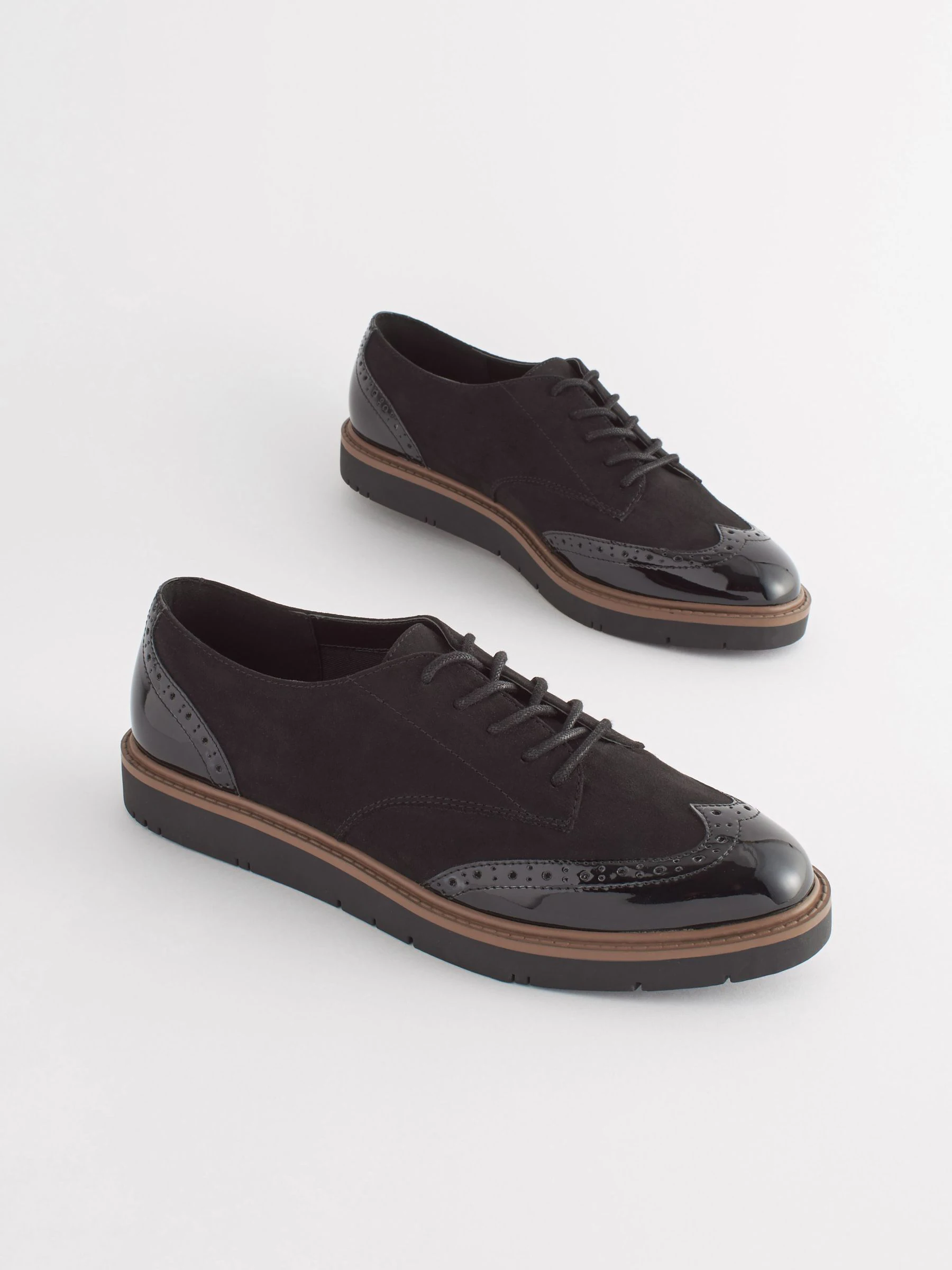 Zwart - Brogue Lace Up Chunky Sole Shoes