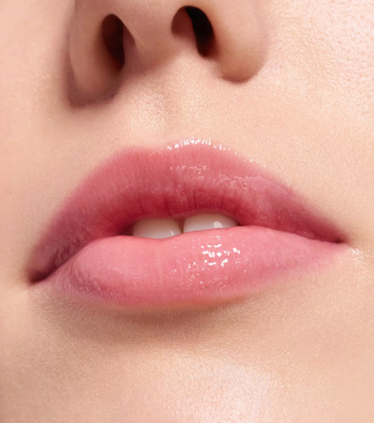 essence - Gloss Labial Volumizador Extreme Shine - 19: Frosted Fairy