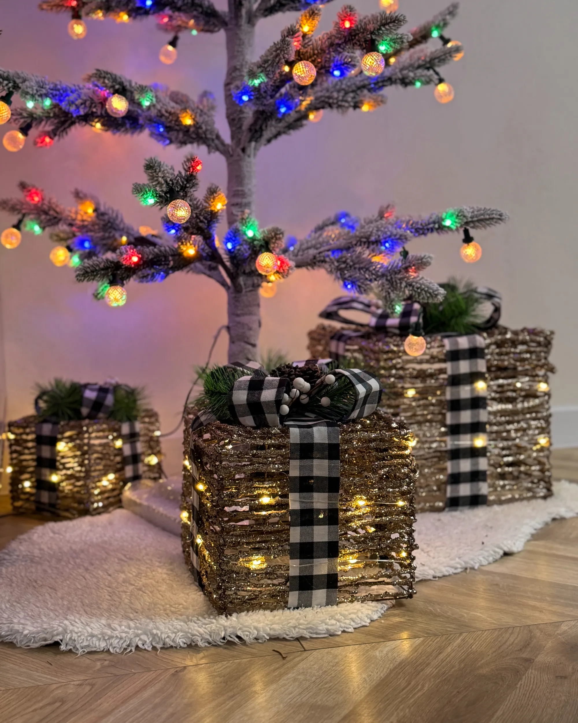 Set van 3 kerstdecoraties LED ARRESKOV Kerstcadeaus 20/25/30 cm Bruin