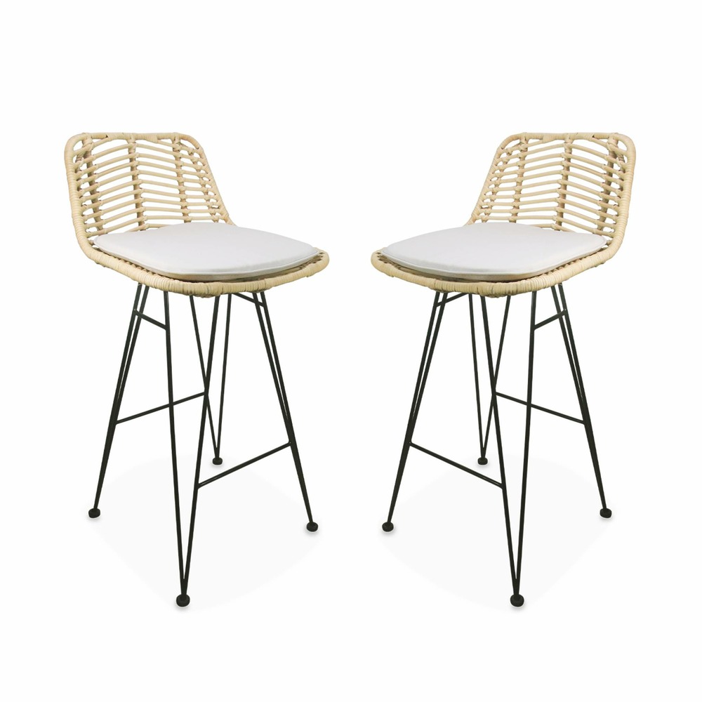 Deux tabourets de bar en rotin naturel et métal. Coussins beiges - cahya