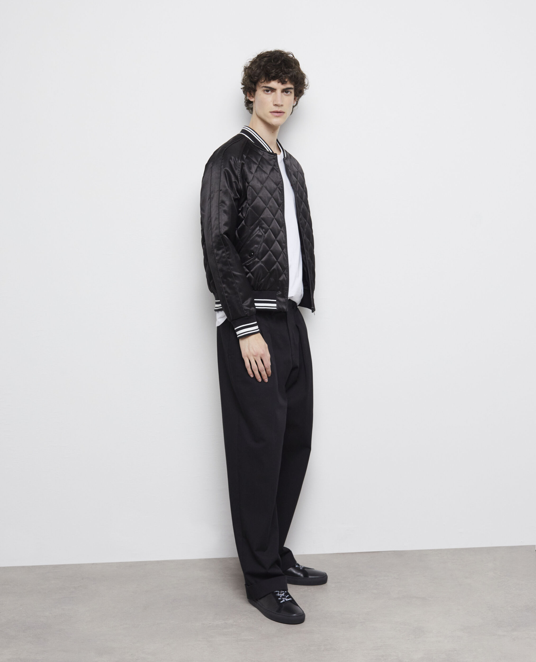 Blouson brodé noir