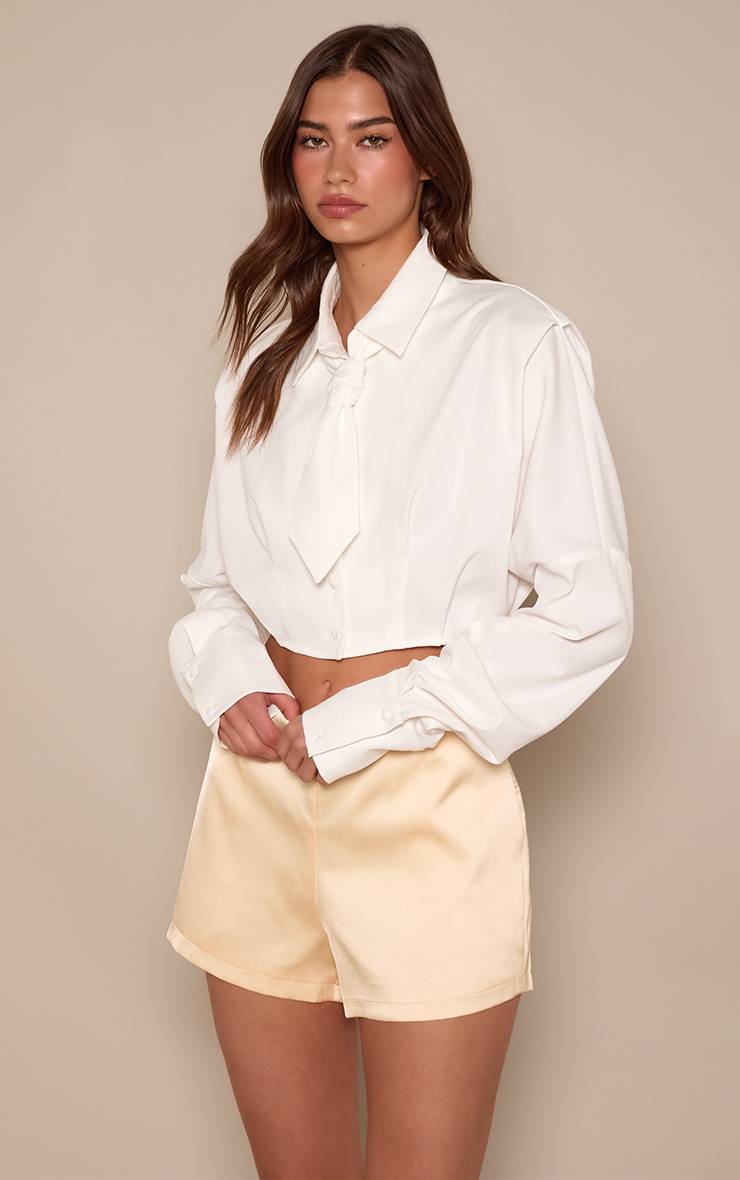 Butter Cream Short Taille Haute En Satin Contrecollé