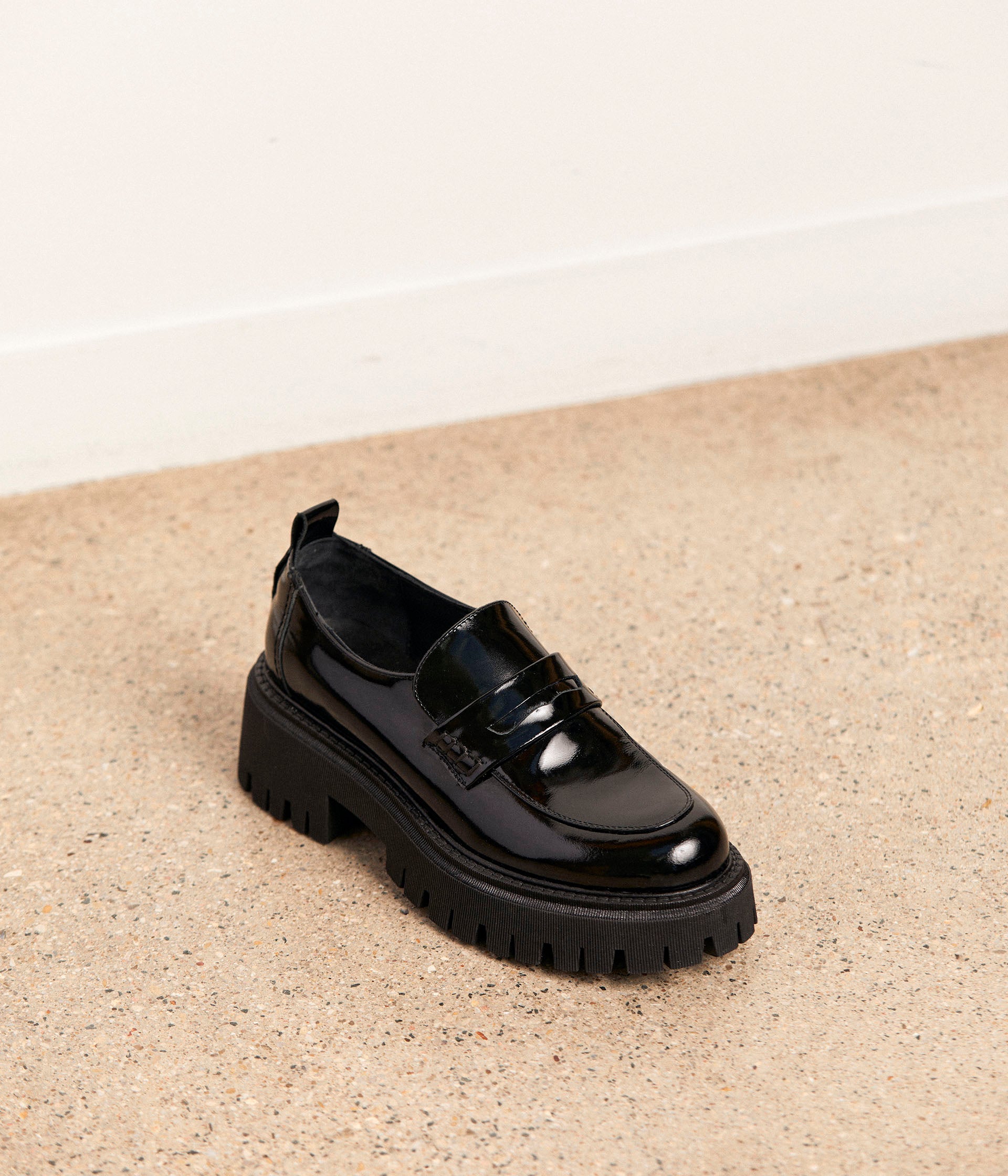 Mocassins crantés vernis Aelle