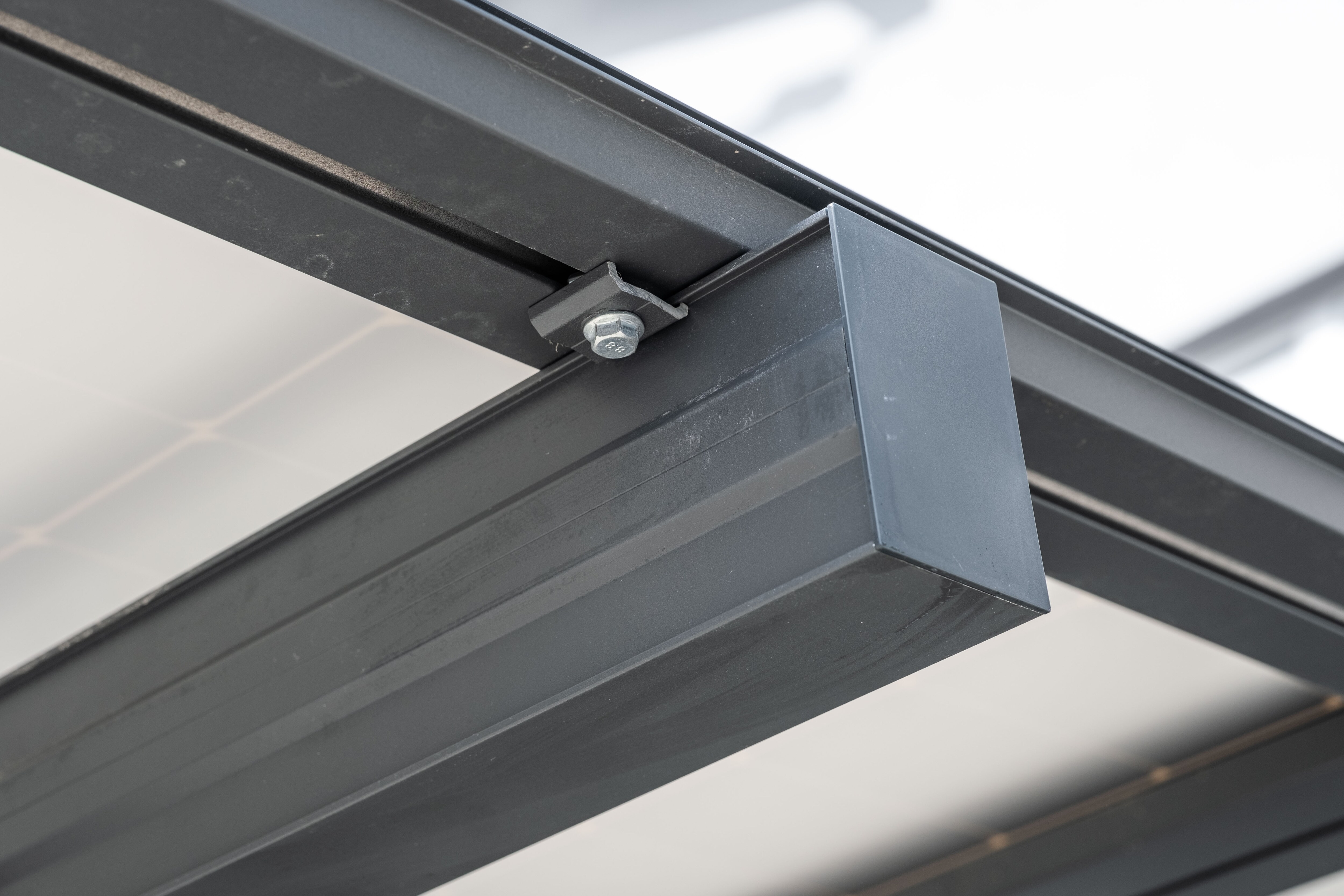 Solarway Single PKW Solar-Carport Gestell 4300 Watt - inkl. 10 Solarpanels und Regenrinne - Dach versiegelt