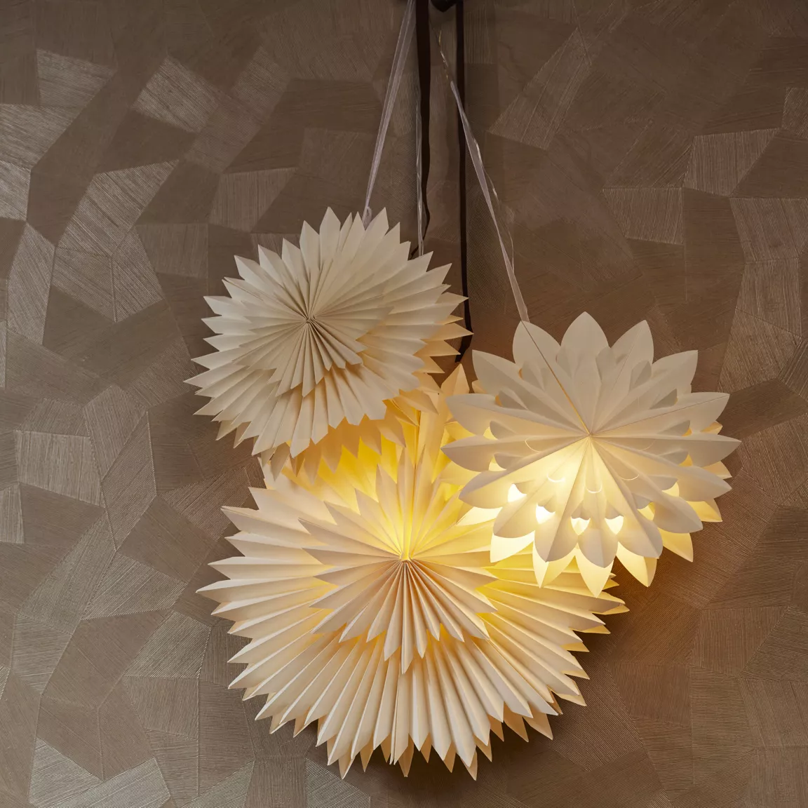 Suspension lumineuse papier LED (D40 cm) Origami Star Blanc chaud