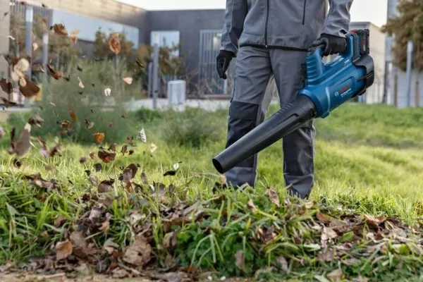 Bosch LØVBLÆSER GBL 18V-750 SOLO - SOLO