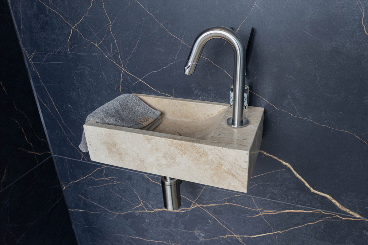 Saniclear White Travertin fonteinset met gebogen kraan in RVS
